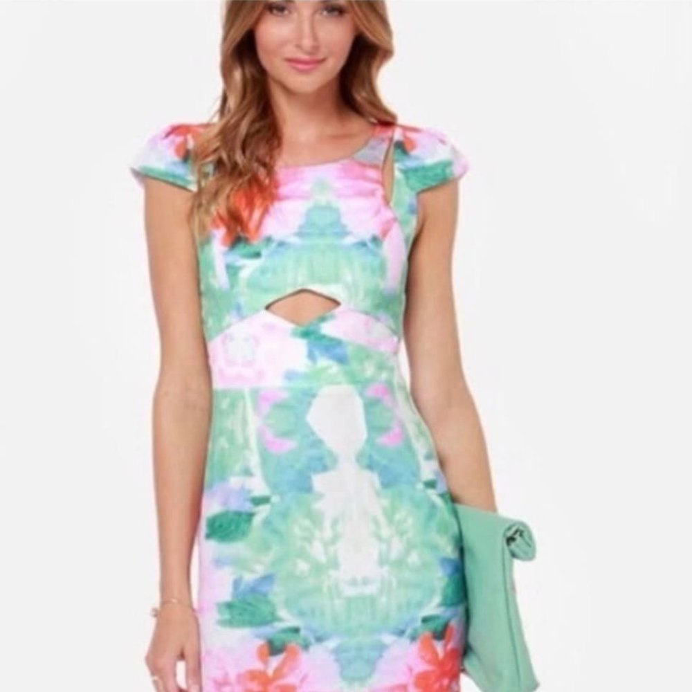NWT LULUS size Small Cutout dress